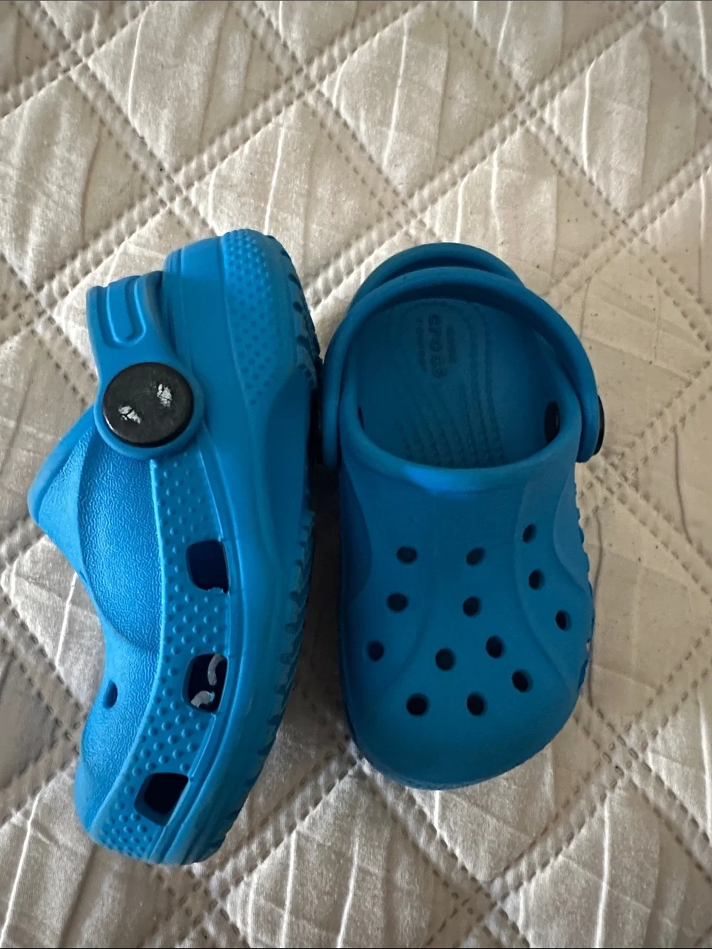 CROCS Kids Classic Clog in Bright Blue